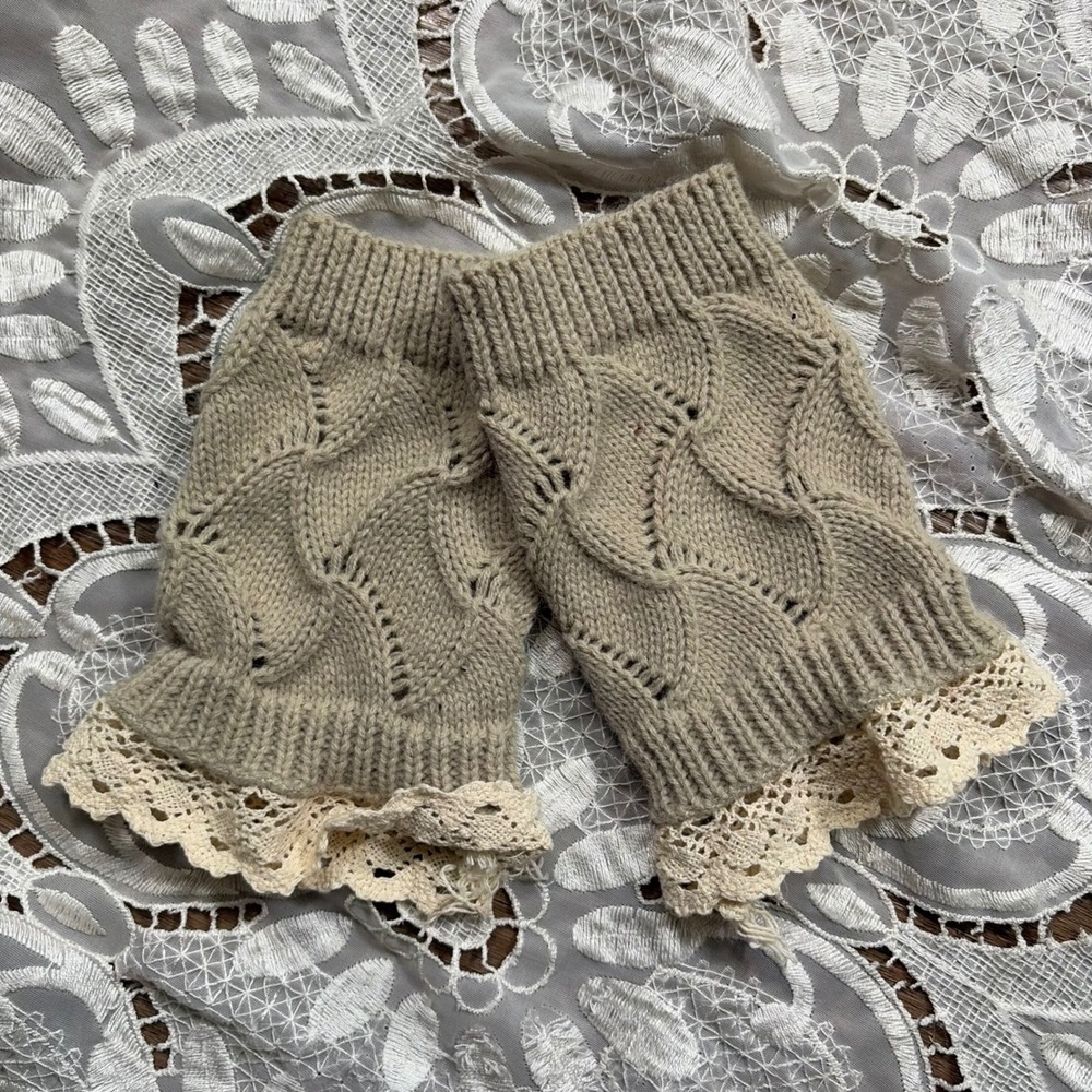 Oatmeal Beige Cable Knit Fingerless Gloves Crochet Lace Trim Wrist Warmers
